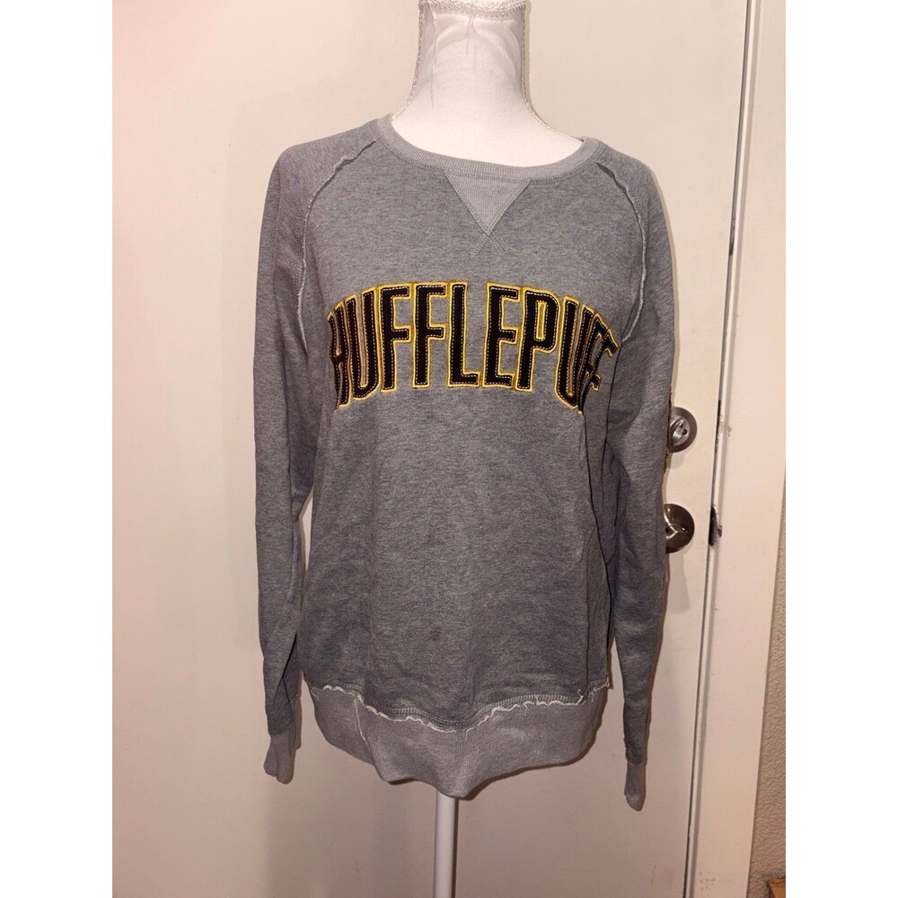 Universal Studios Hufflepuff Sweatshirt Medium EUC‎